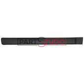 MOULURE DE PORTE AVANT DROITE , NOIRE , SANS PORTE COULISSANTE pour PEUGEOT PARTNER DE 06/1996 A 10/2002